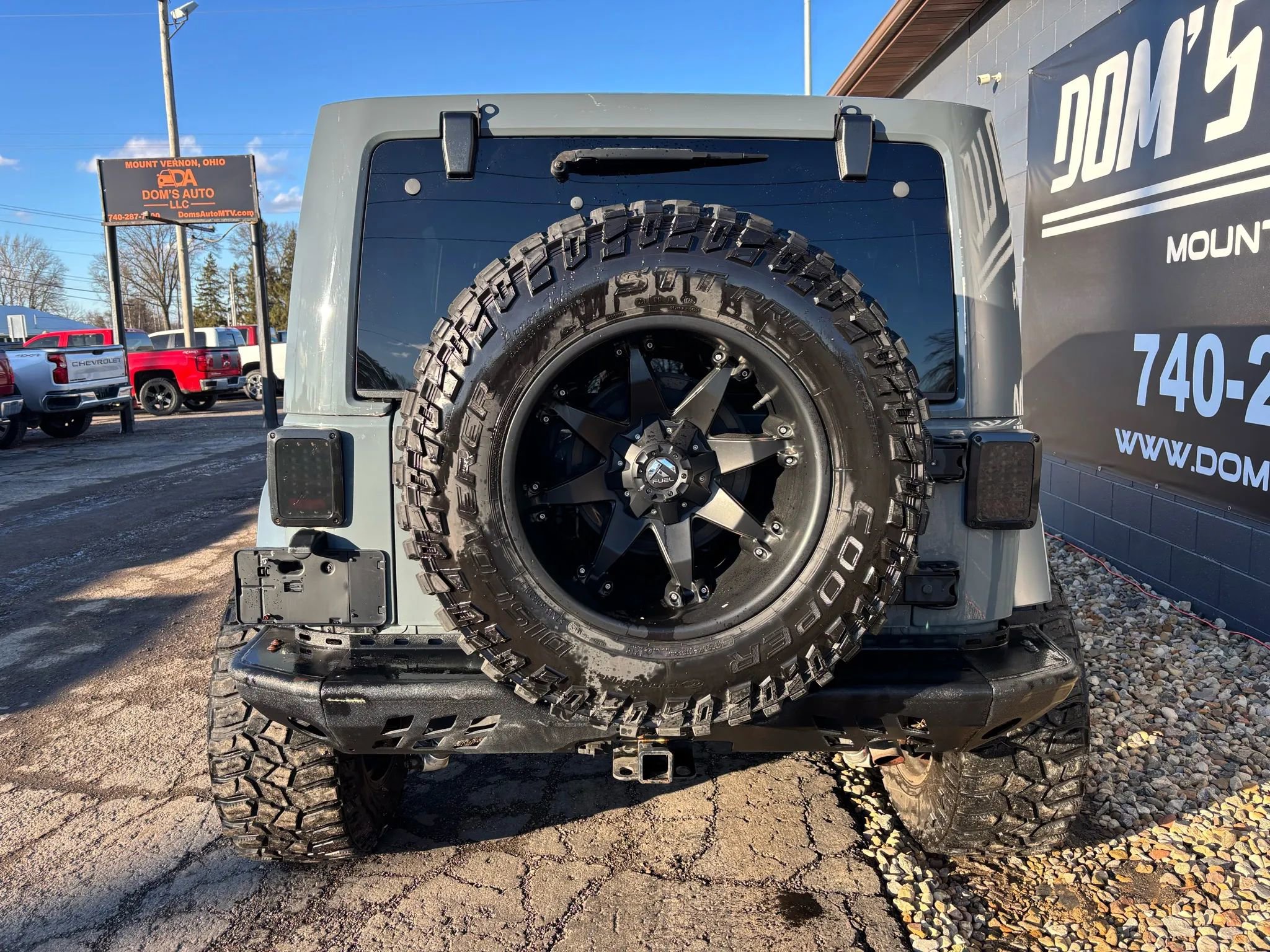 Used 2015 Jeep Wrangler Unlimited Rubicon w/ Connectivity Group image 4