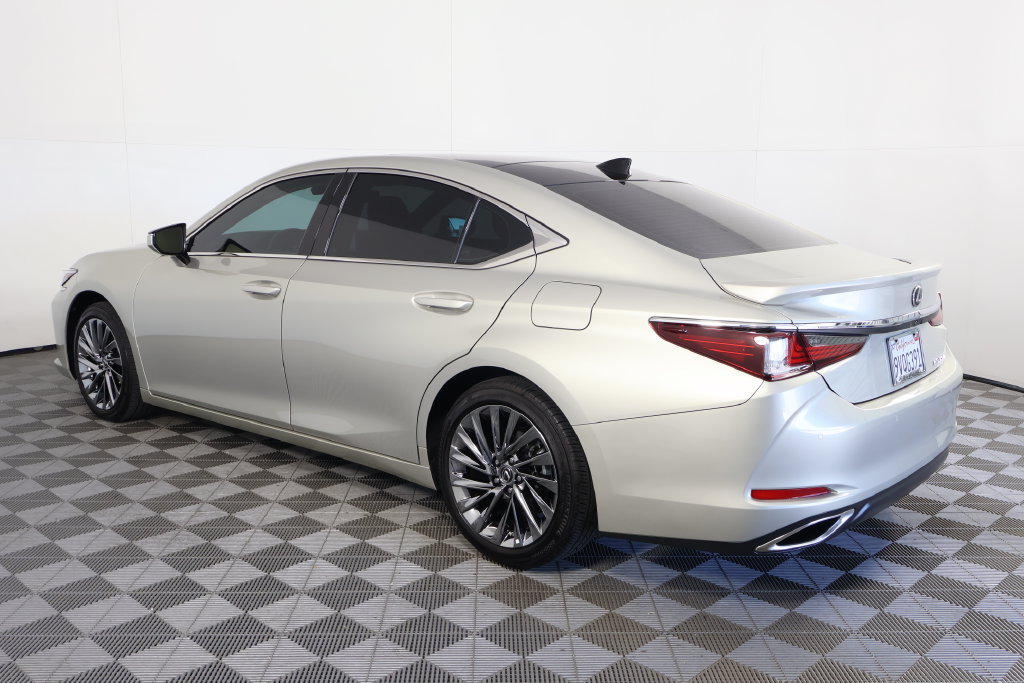 Used 2025 Lexus ES 350 w/ Luxury Package FWD image 6