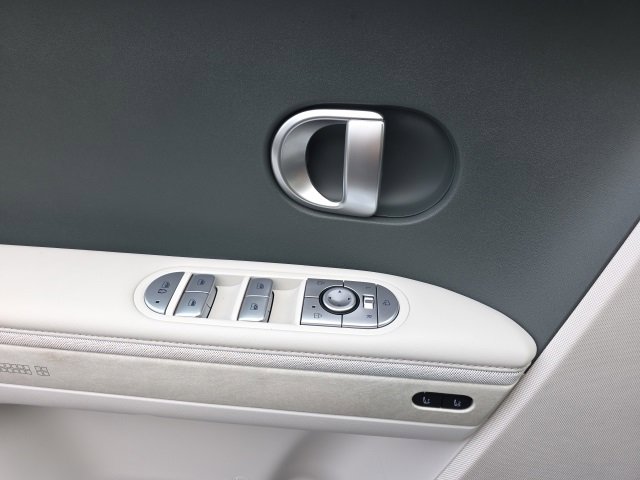 Certified 2023 Hyundai Ioniq 5 Limited w/ Cargo Package image 10