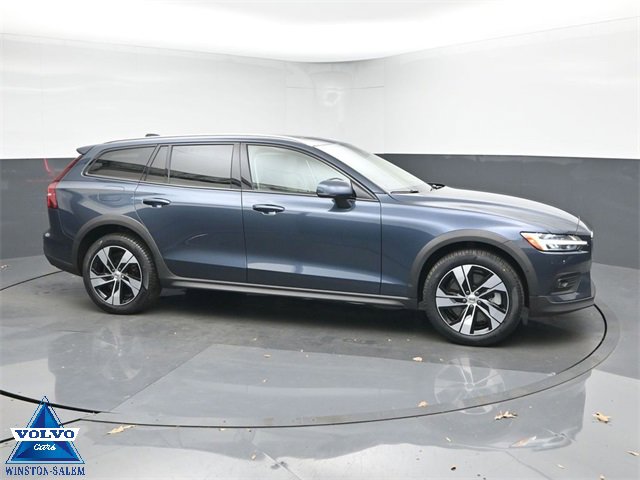 Used 2024 Volvo V60 B5 Cross Country Plus