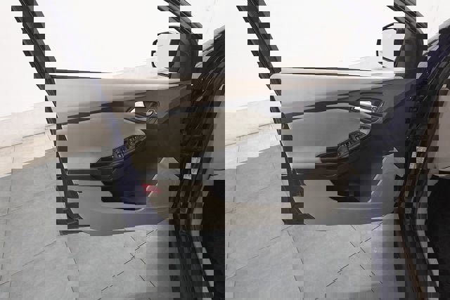 Used 2017 Ford Focus Electric Hatchback image 7