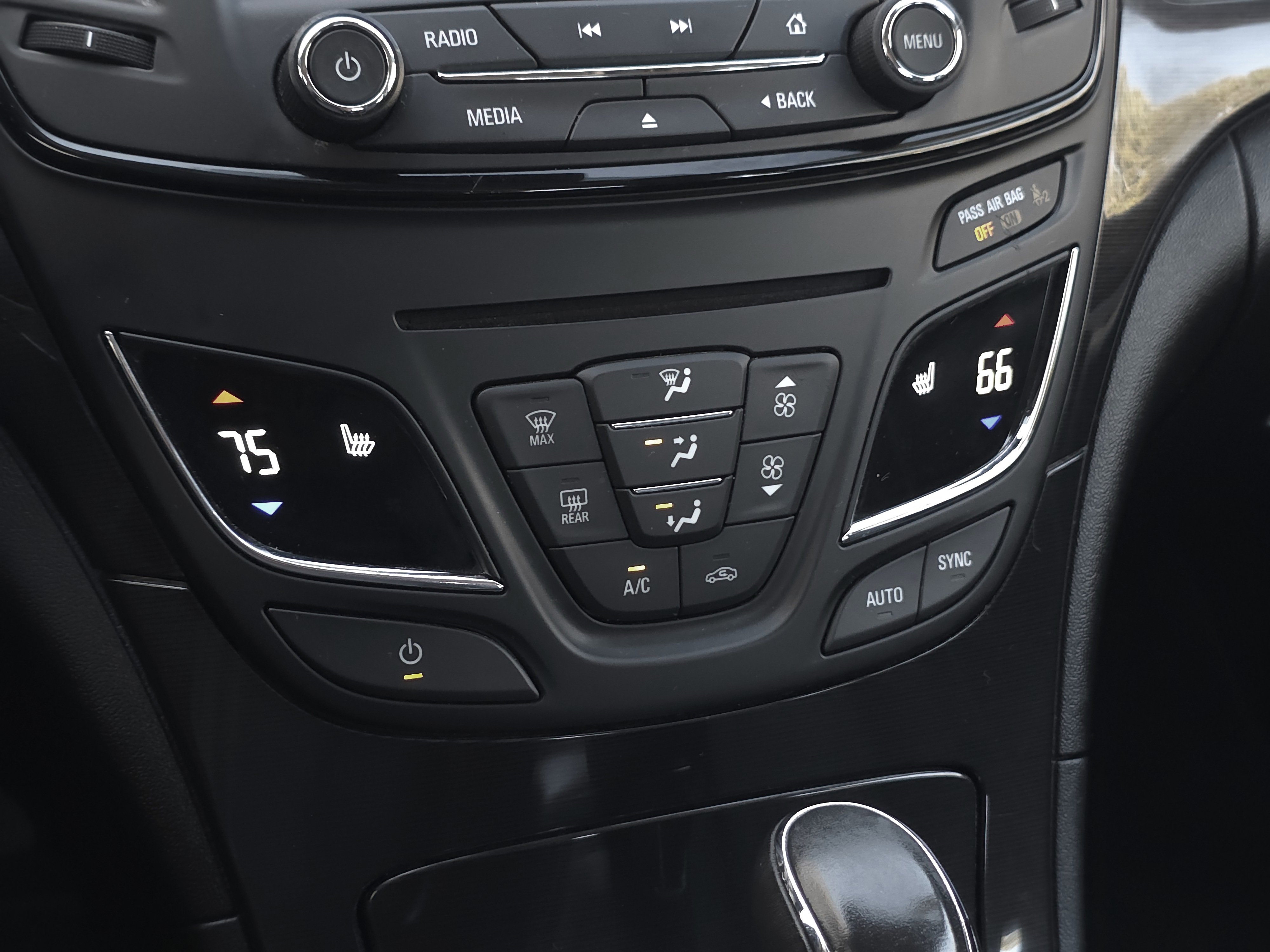 Used 2017 Buick Regal Sport Touring image 16