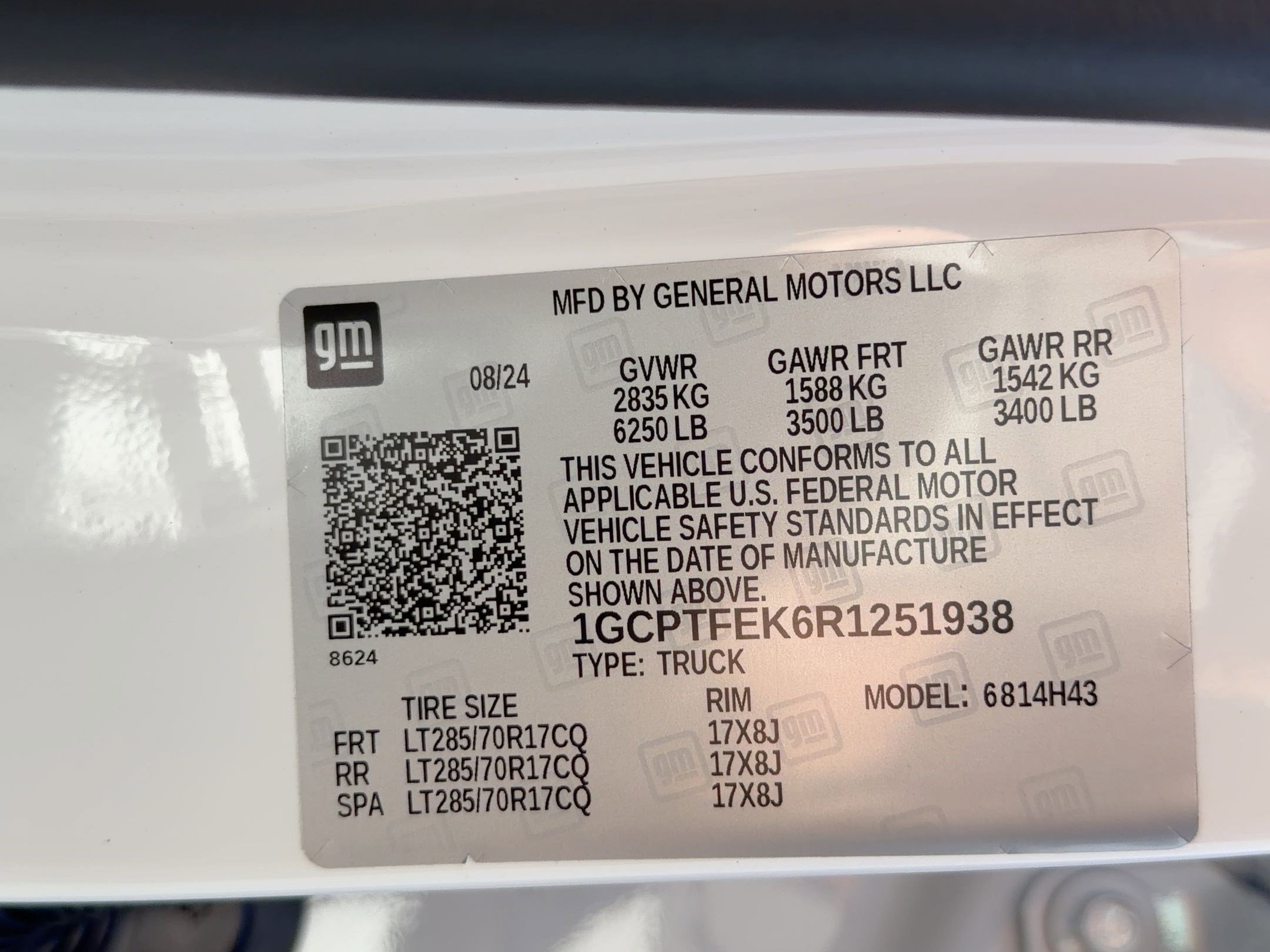 Used 2024 Chevrolet Colorado ZR2 w/ Technology Package image 19