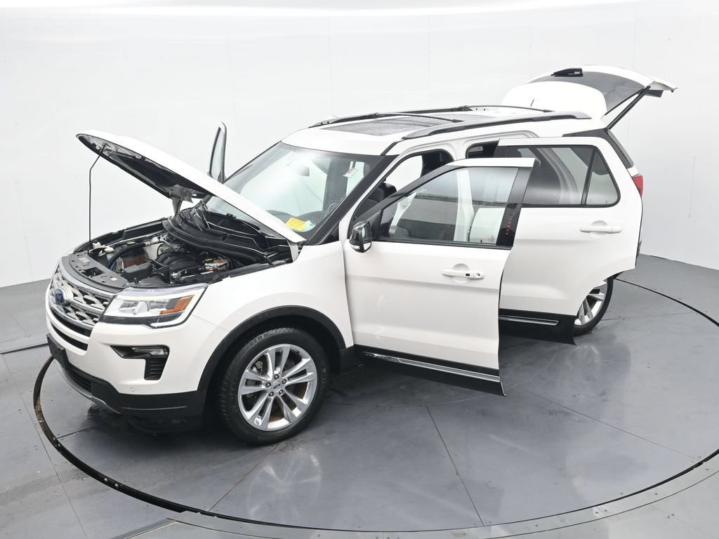 Used 2018 Ford Explorer XLT w/ Equipment Group 202A AWD/4WD image 38