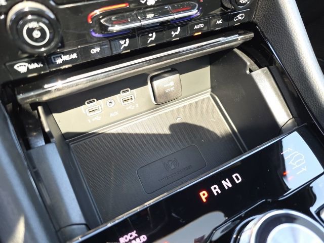 Used 2025 Jeep Grand Cherokee Overland w/ Adv Protech Group III image 31