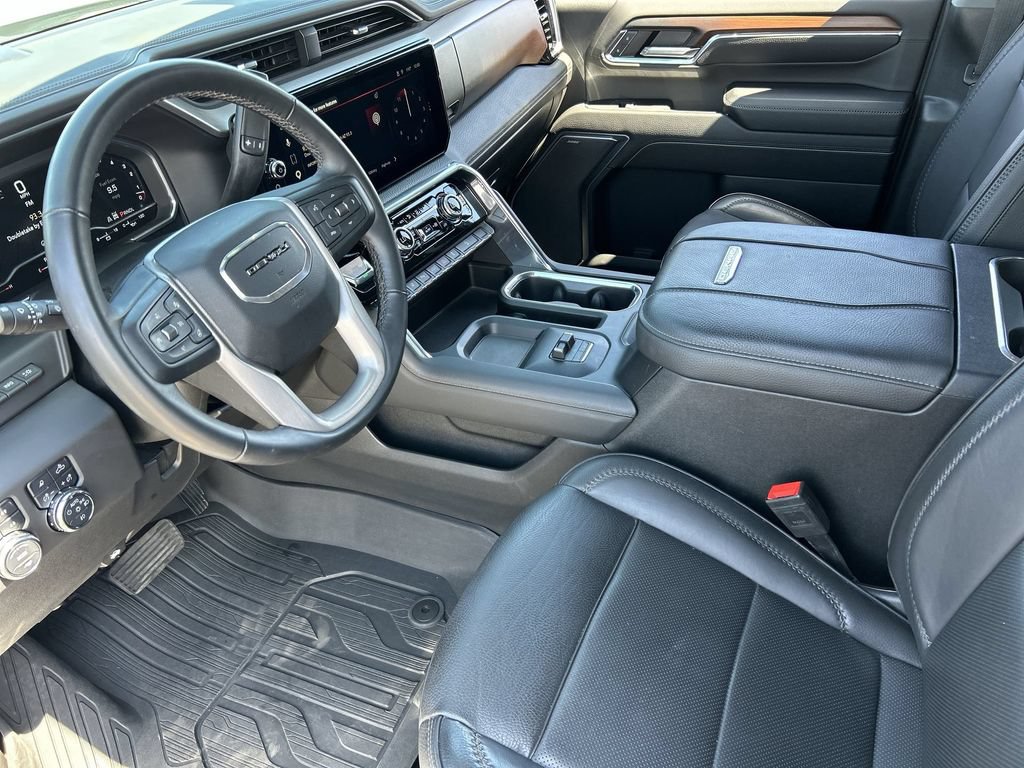 Used 2024 GMC Sierra 3500 Denali w/ Technology Package AWD/4WD image 10