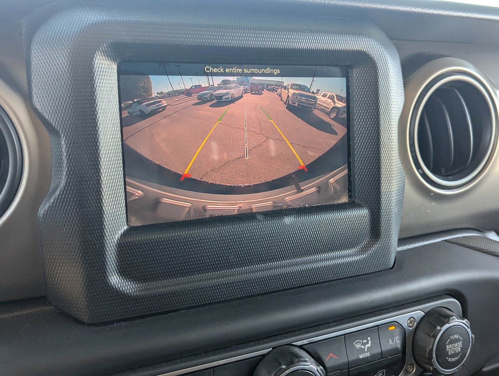 Used 2020 Jeep Wrangler Unlimited Sport image 31