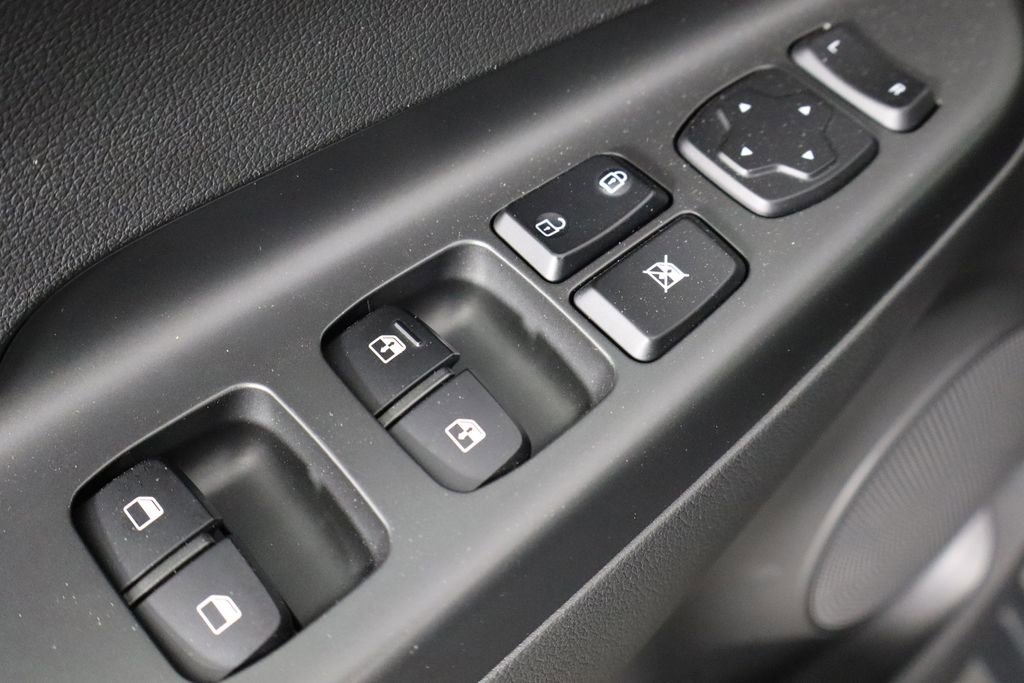 Used 2023 Hyundai Kona SE image 22