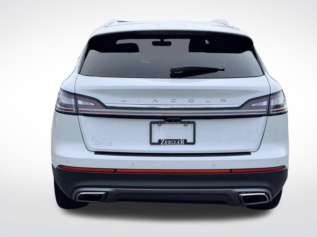 Used 2023 Lincoln Nautilus Reserve AWD/4WD image 7