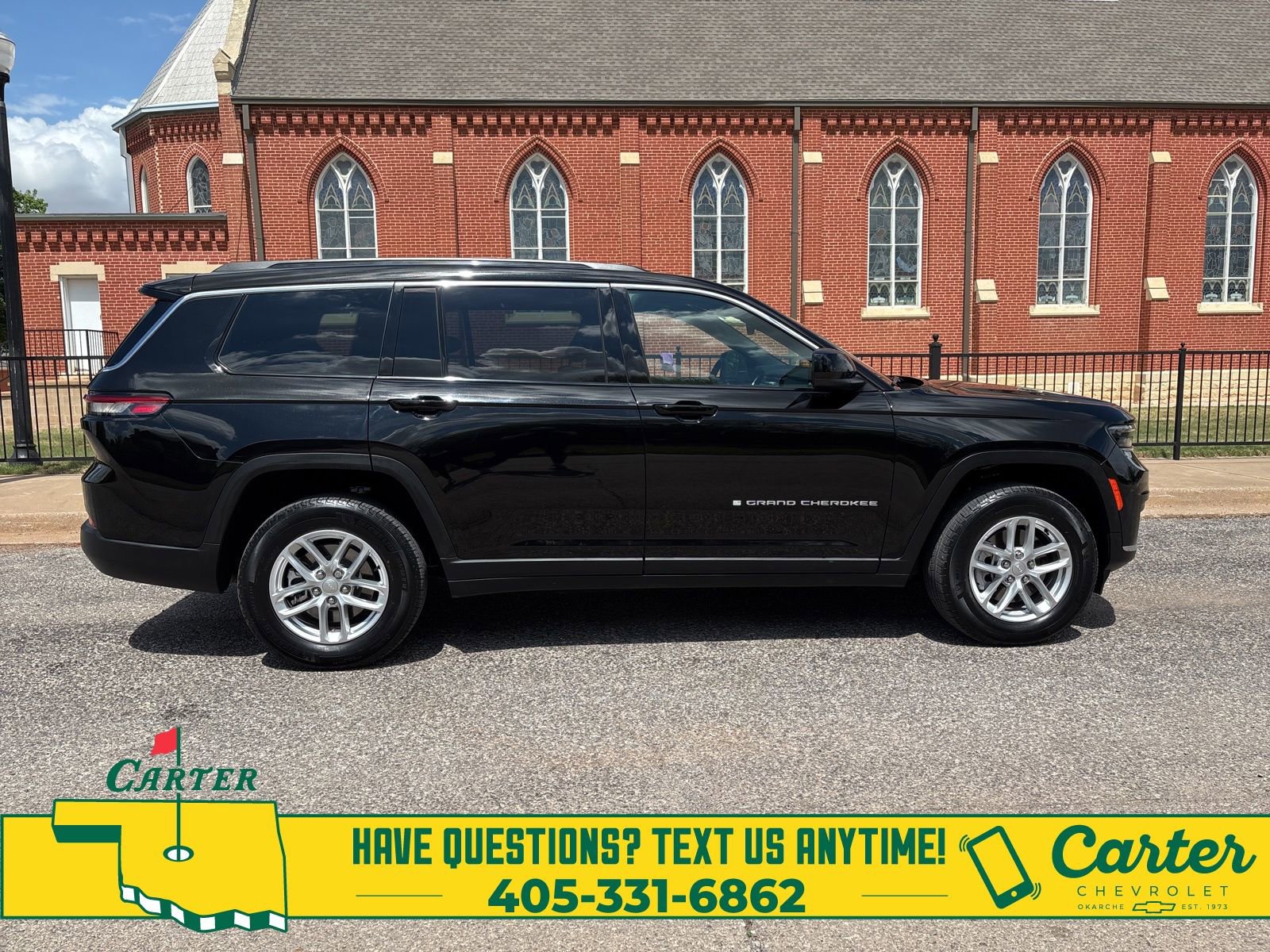 Used 2025 Jeep Grand Cherokee L Laredo image 3