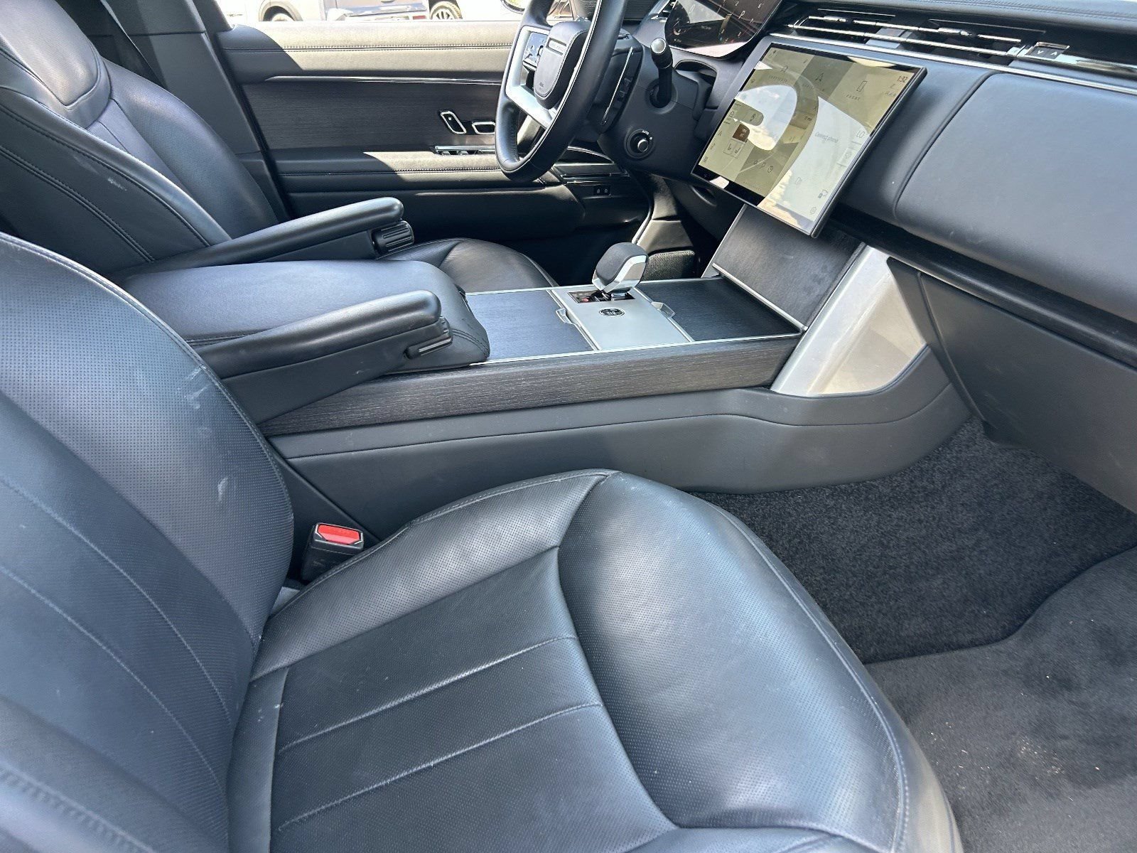 Used 2024 Land Rover Range Rover SE AWD/4WD image 13