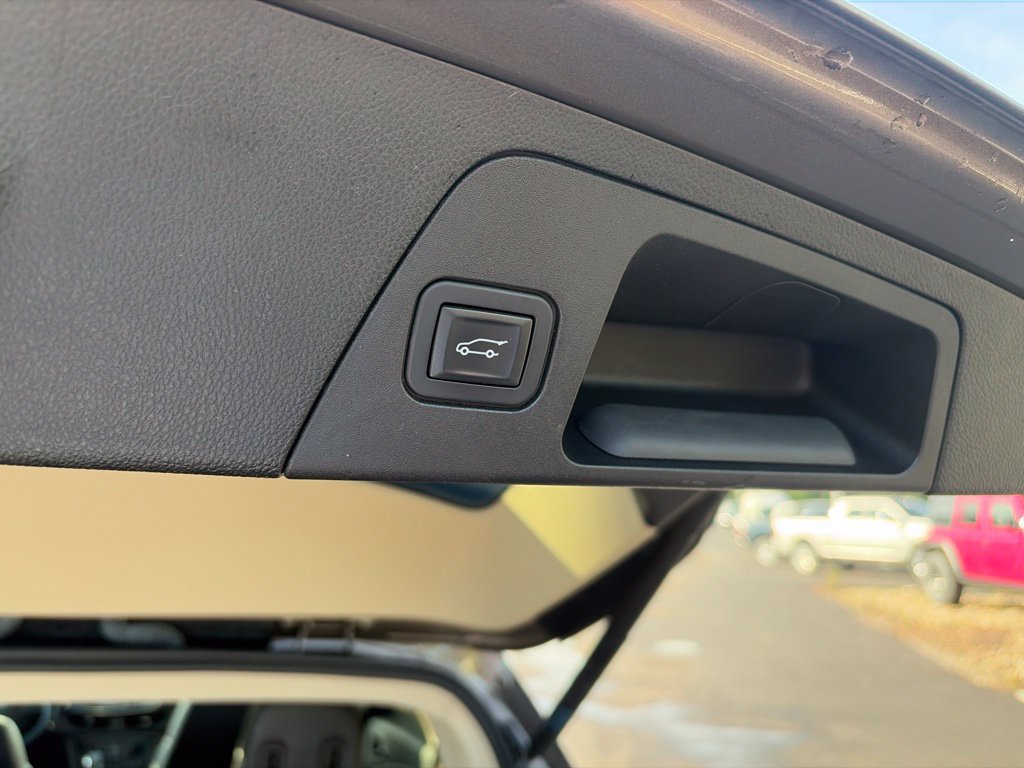 Used 2018 Buick Envision Essence AWD/4WD image 13