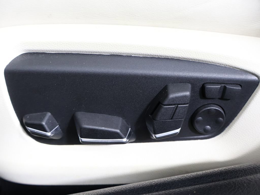 Used 2014 BMW 550i xDrive Sedan AWD/4WD image 36
