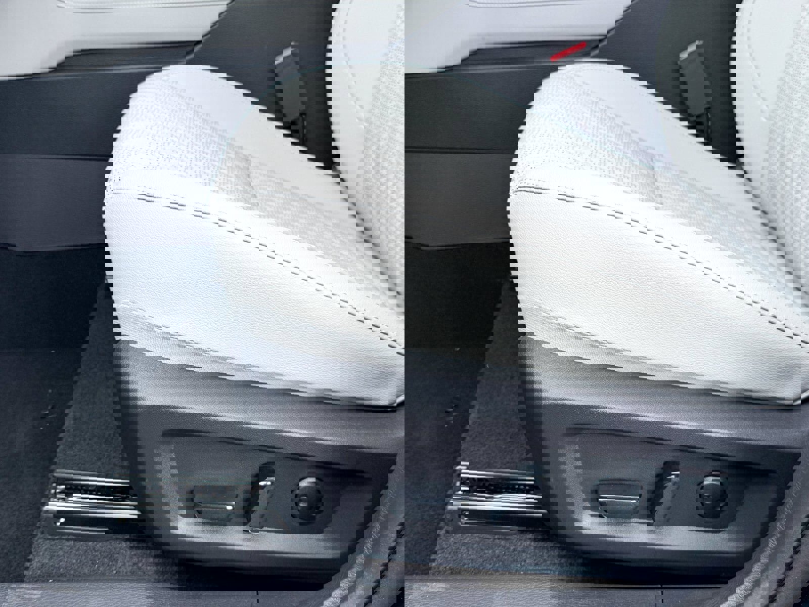 New 2025 Mitsubishi Outlander AWD image 7