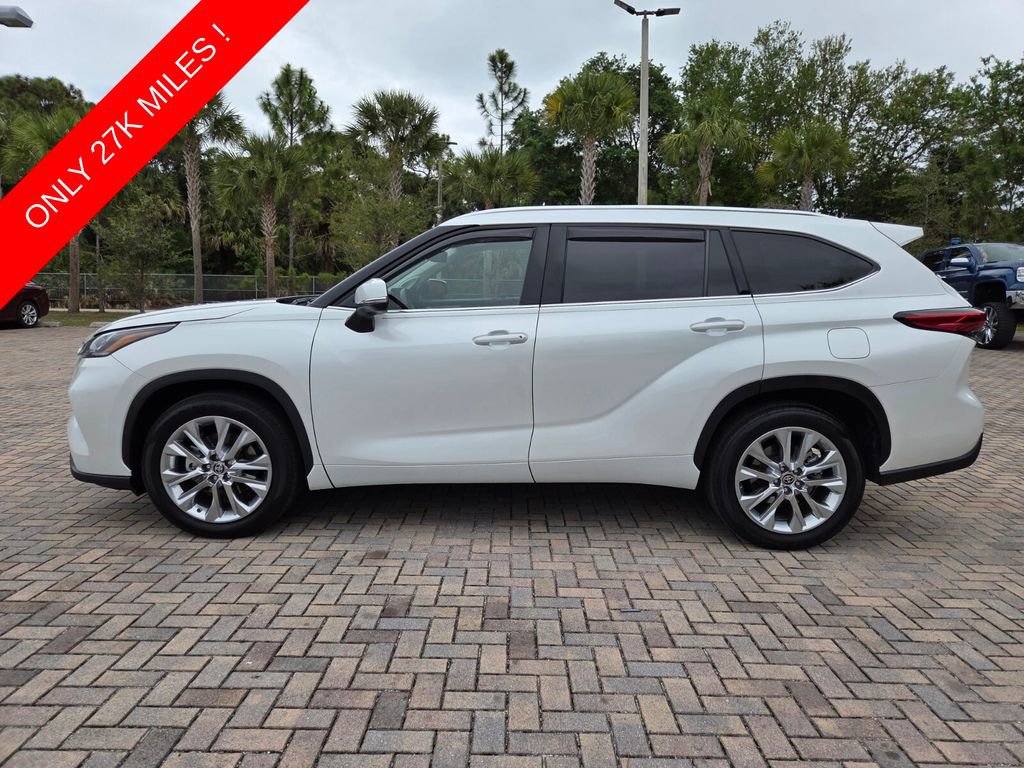 Used 2023 Toyota Highlander Limited FWD image 8