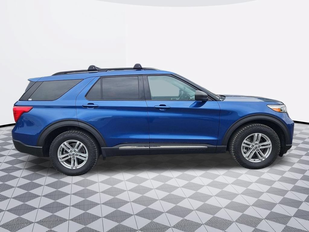 Used 2021 Ford Explorer XLT w/ Equipment Group 202A AWD/4WD image 7