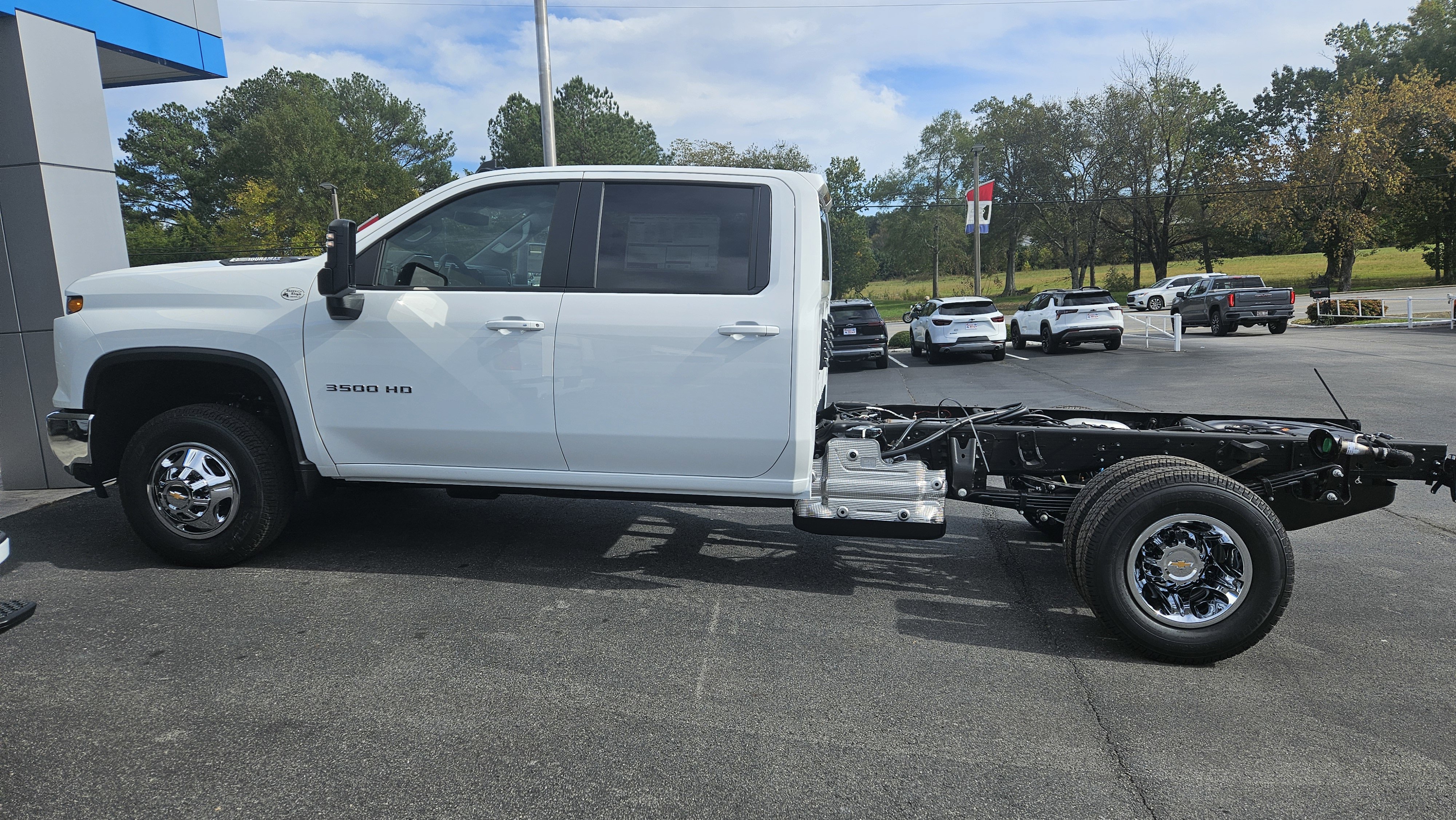 New 2026 Chevrolet Silverado 3500 LT image 1