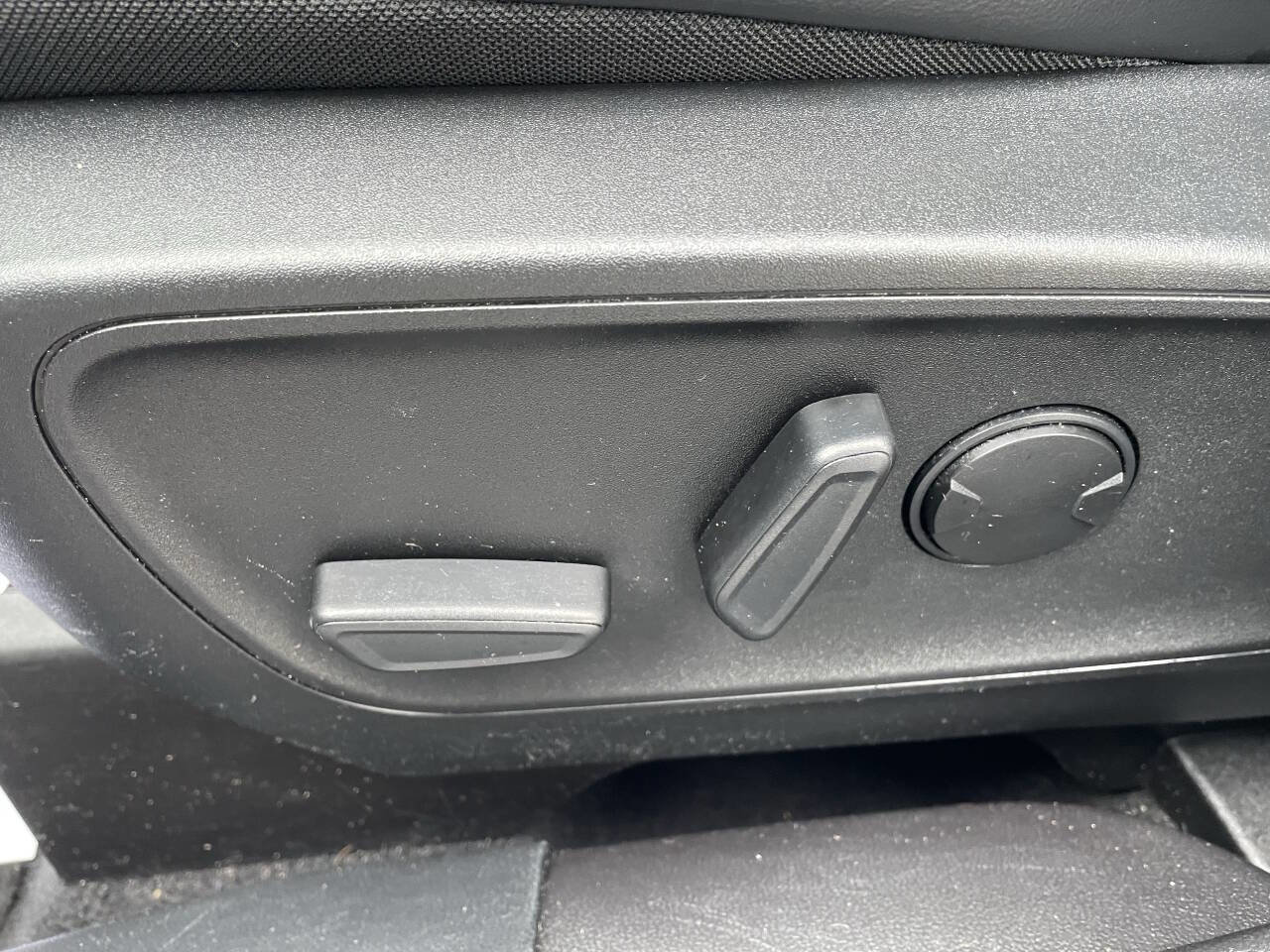 Used 2023 Ford Escape Platinum image 13