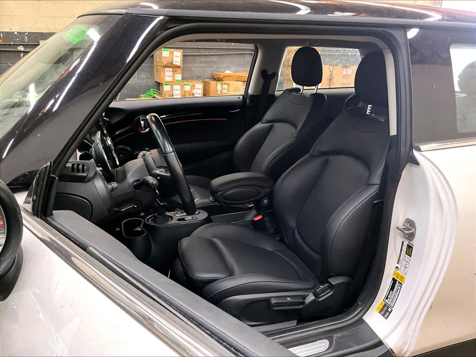 Used 2024 MINI Cooper SE FWD image 25