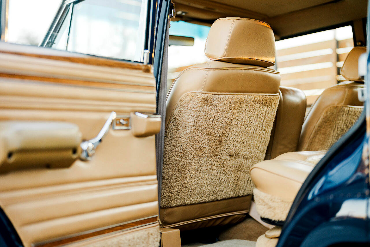 Used 1987 Jeep Grand Wagoneer image 82