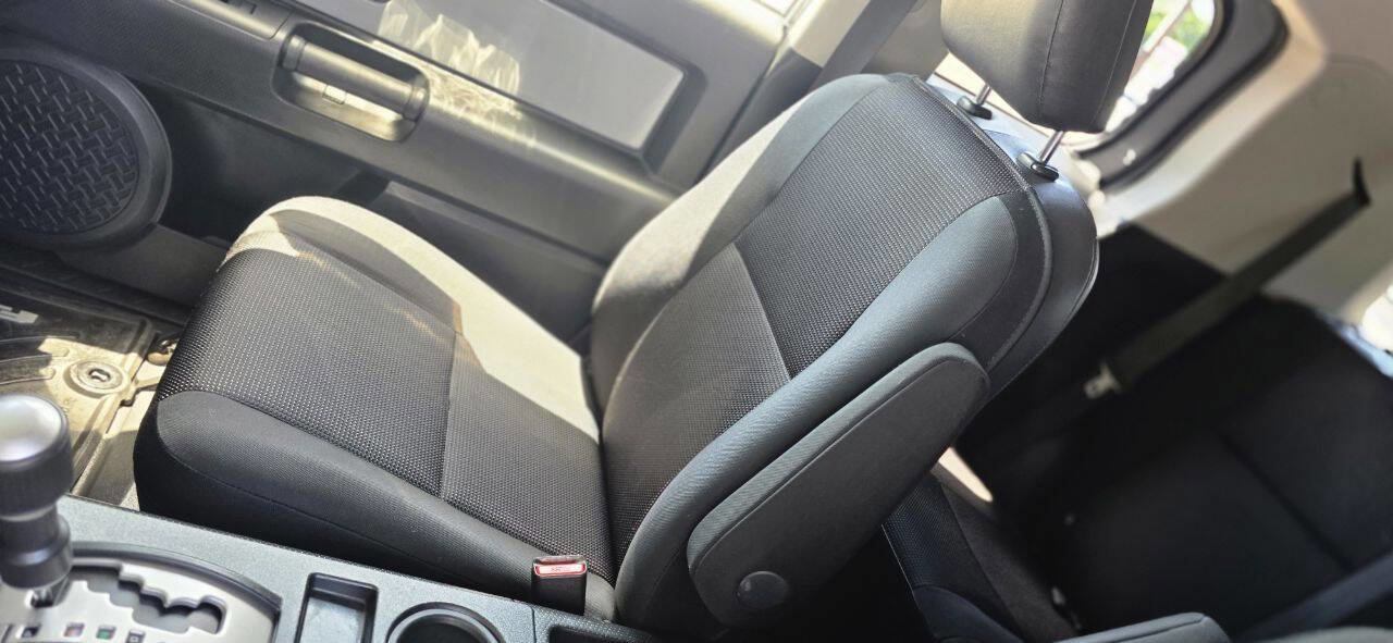 Used 2014 Toyota FJ Cruiser 4WD w/ Upgrade Package image 27