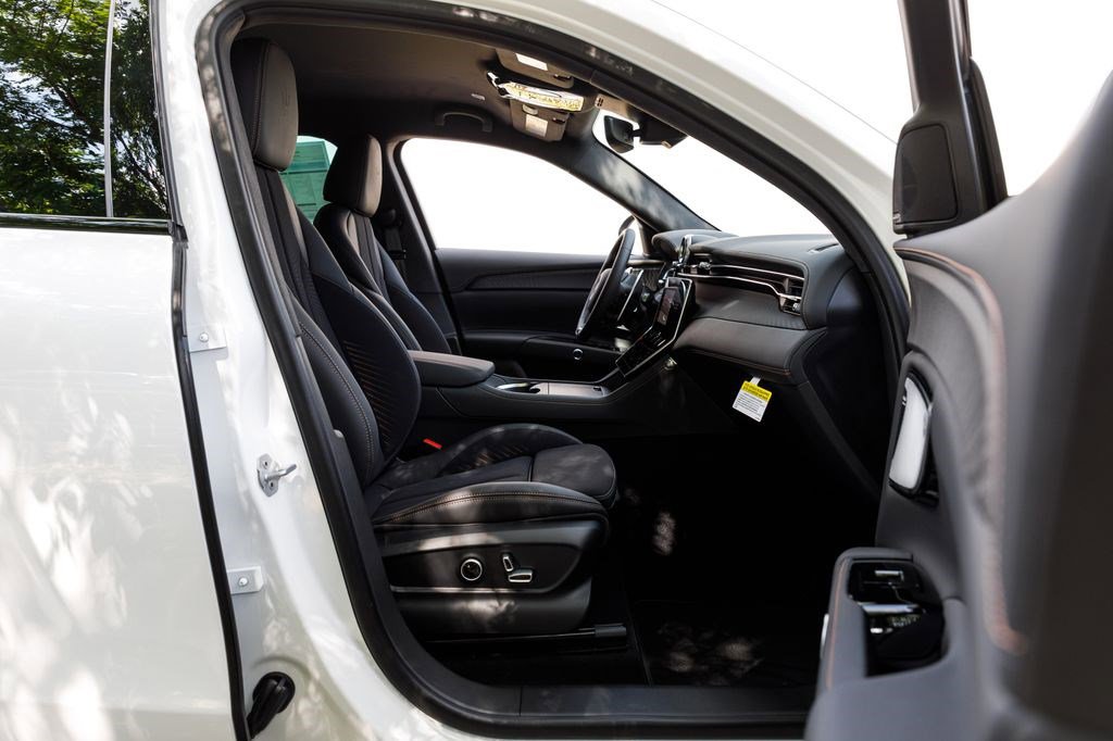 New 2026 Maserati Grecale Modena image 12