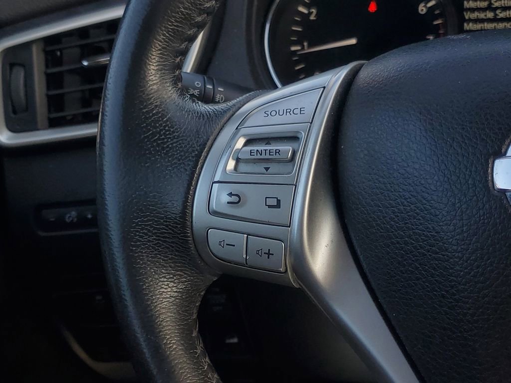 Used 2015 Nissan Rogue SL image 17