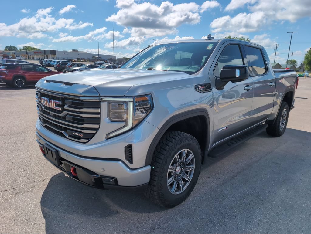 Used 2024 GMC Sierra 1500 AT4 w/ AT4 Premium Package AWD/4WD image 4