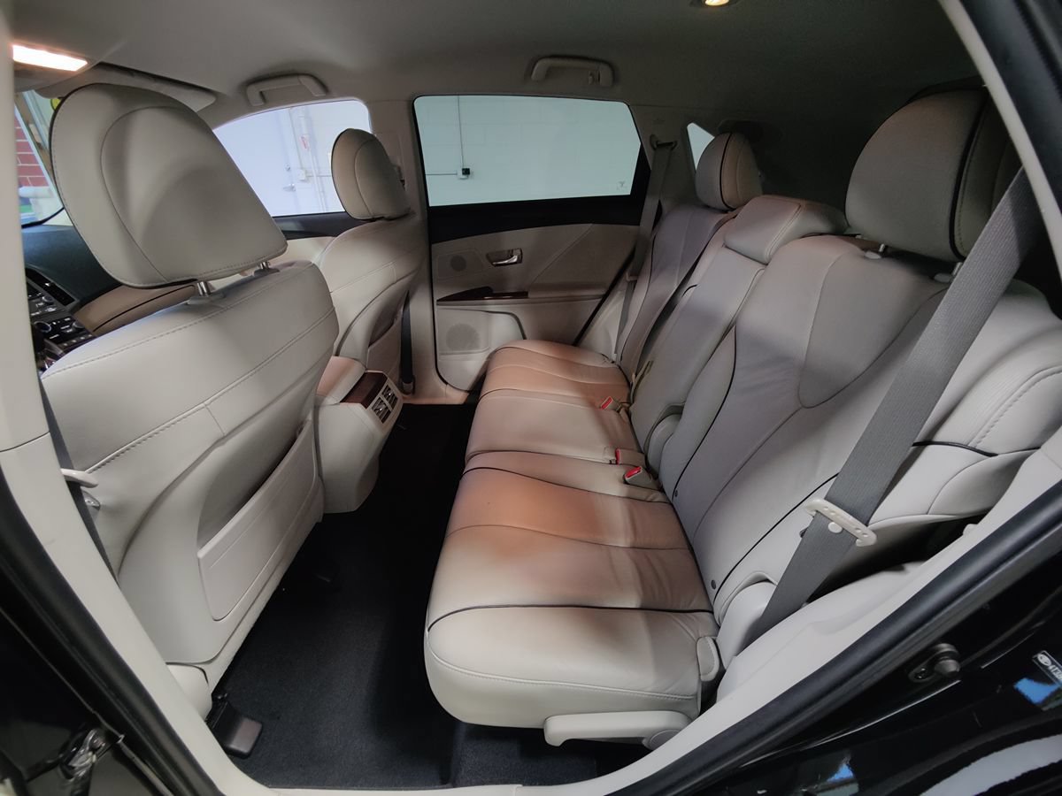 Used 2009 Toyota Venza w/ Comfort Pkg FWD image 39