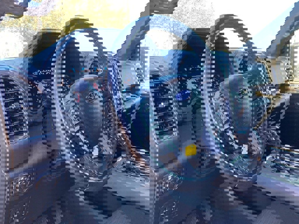 Used 2017 Ford F150 XLT w/ Equipment Group 302A Luxury image 9