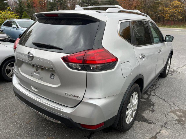 Used 2017 Nissan Rogue SV image 8