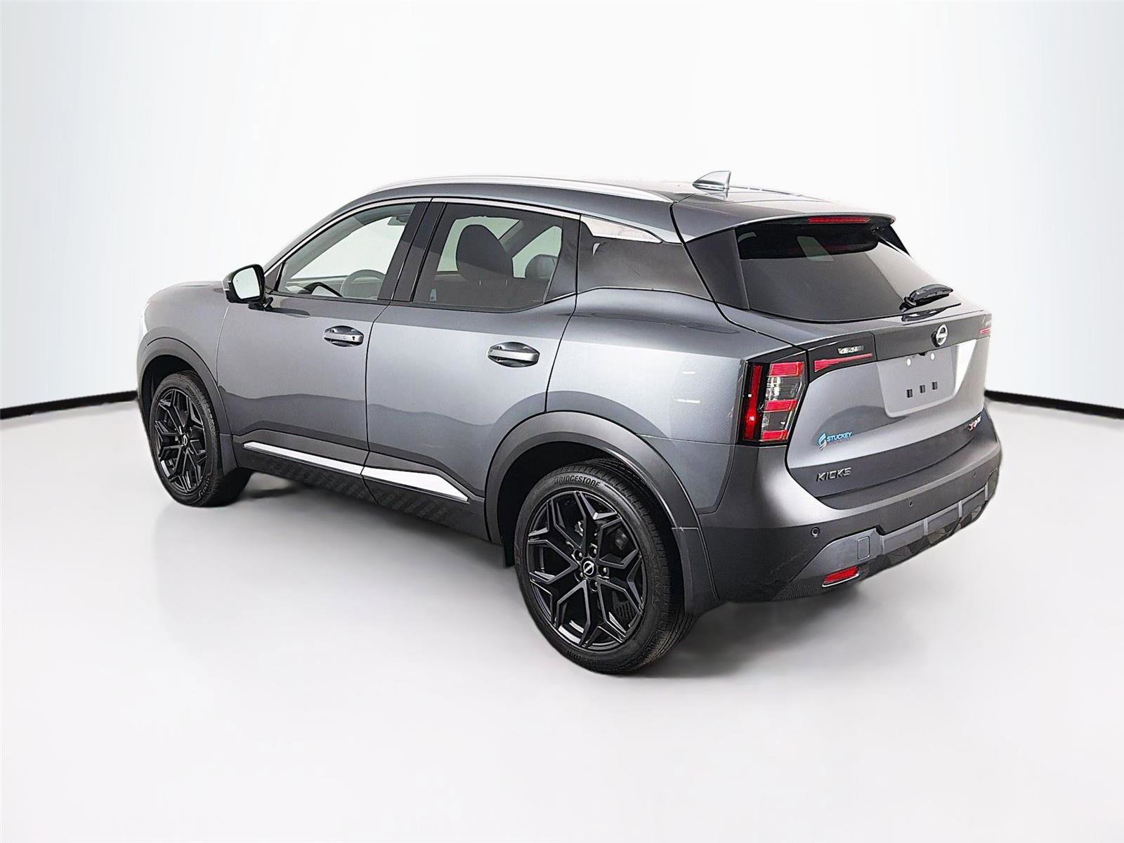 Used 2025 Nissan Kicks SR w/ Interior Electronics Package AWD/4WD image 5