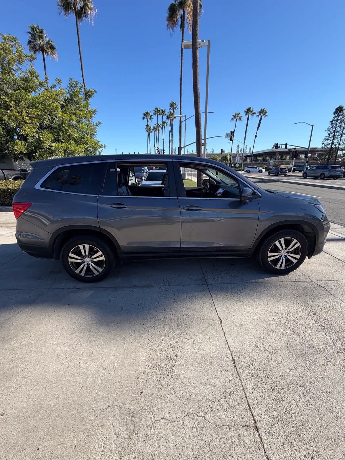 Used 2017 Honda Pilot EX-L image 4