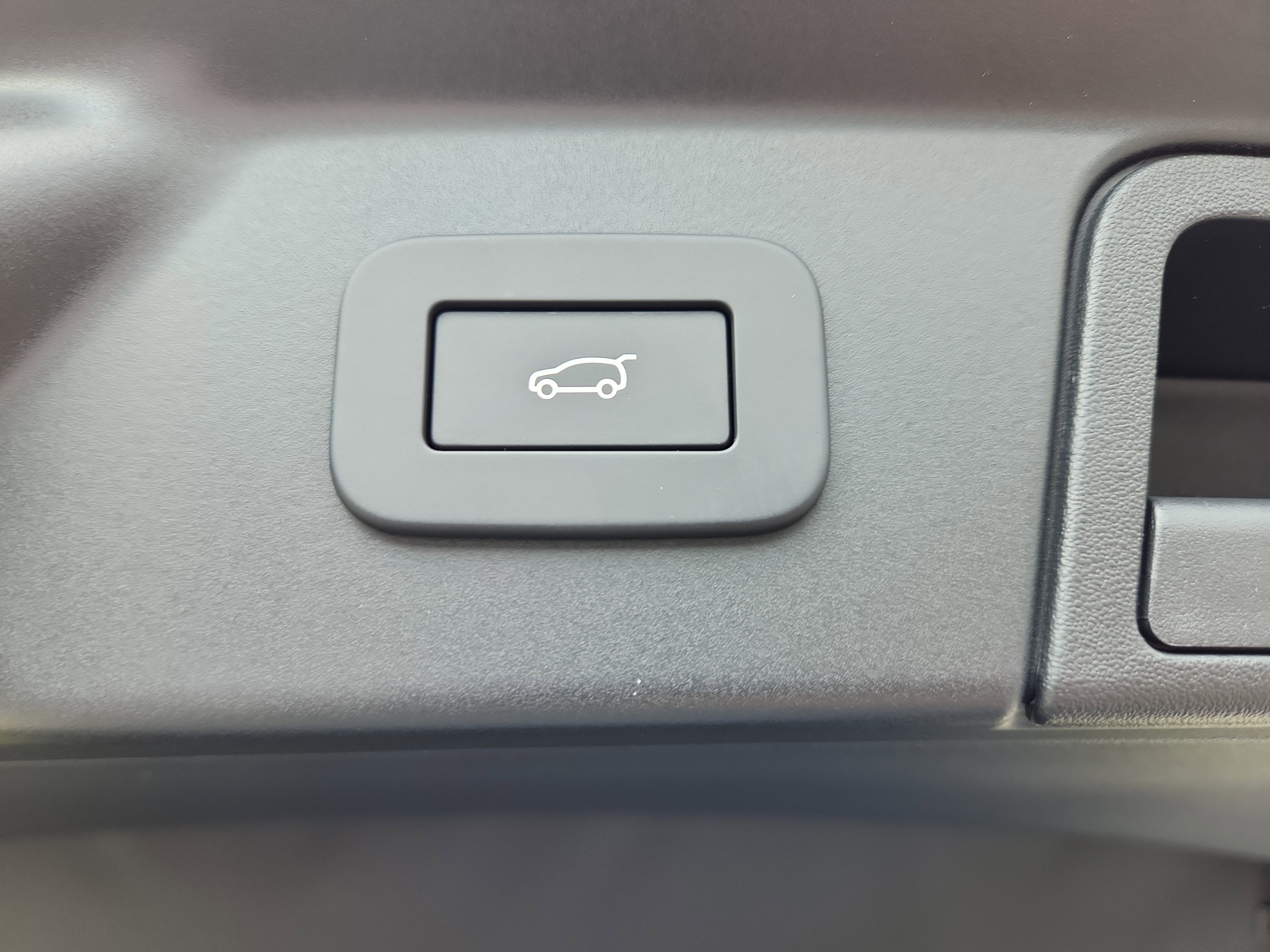 Used 2026 Land Rover Range Rover Velar Dynamic SE image 14