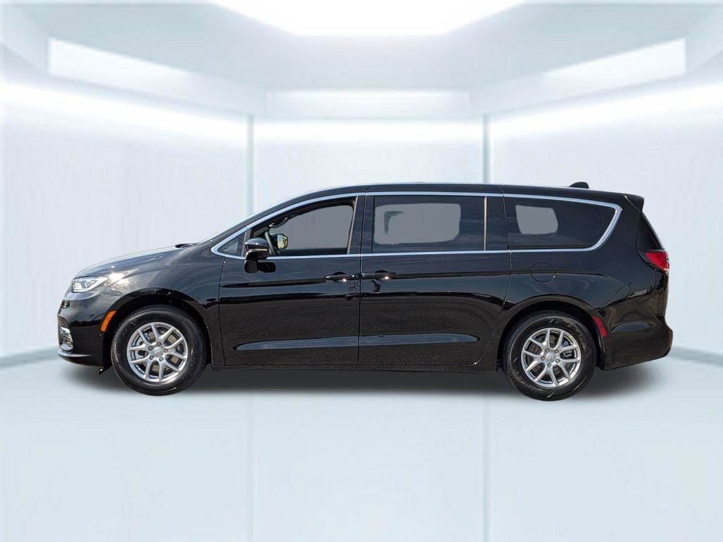 New 2026 Chrysler Pacifica Select image 18