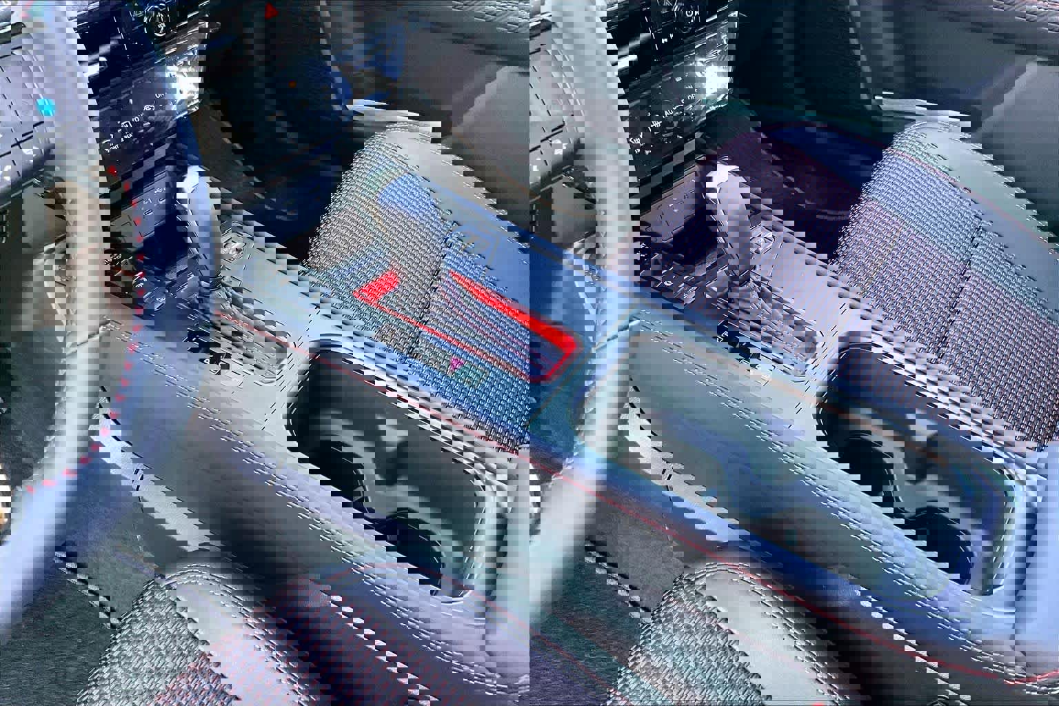 New 2026 Nissan Kicks SR image 7