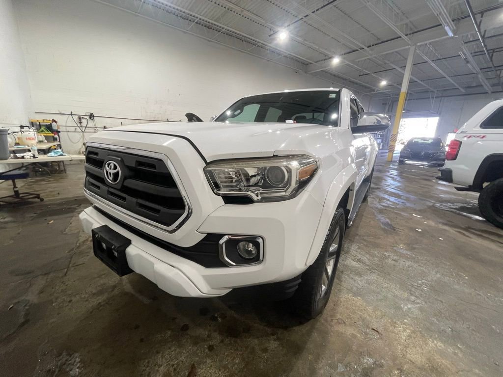 Used 2016 Toyota Tacoma Limited w/ Towing Package AWD/4WD image 1