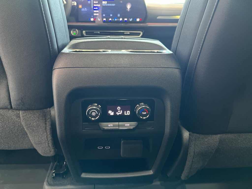 New 2026 Chevrolet Traverse Z71 w/ Enhanced Driving Package AWD/4WD image 15