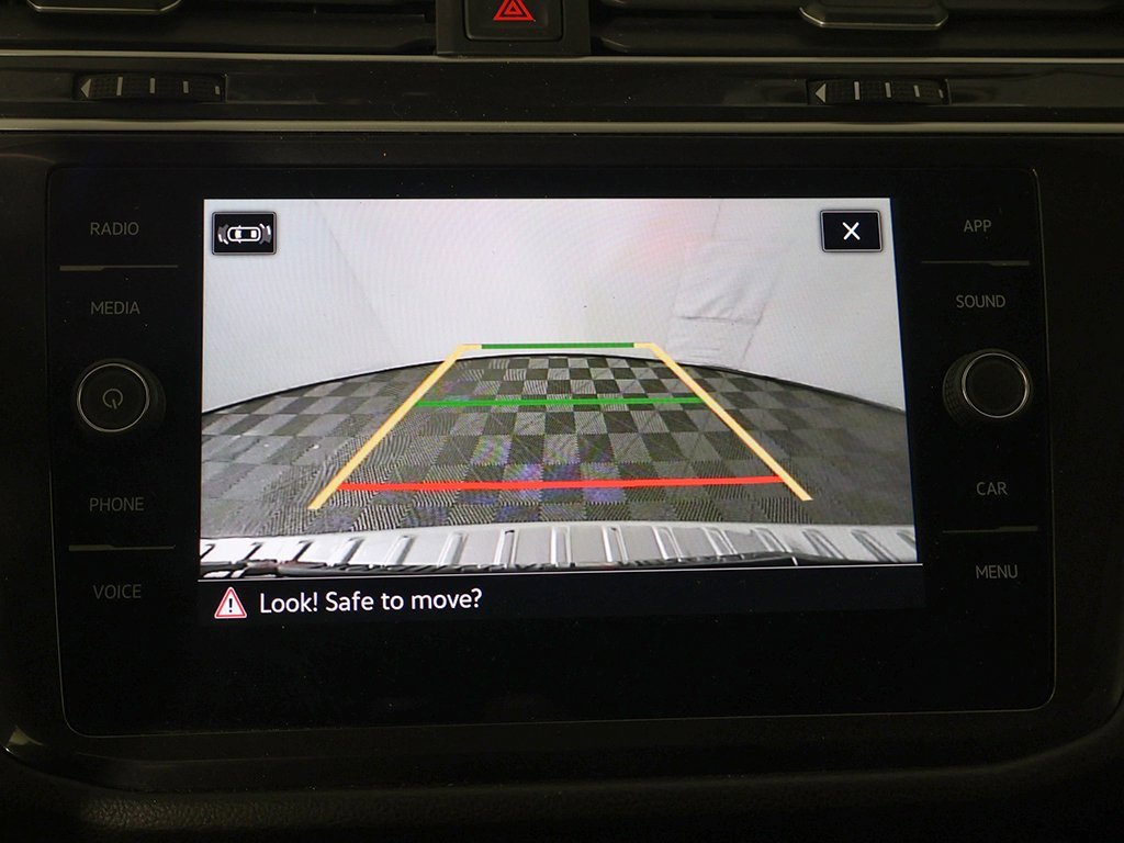 Used 2024 Volkswagen Tiguan SE image 42