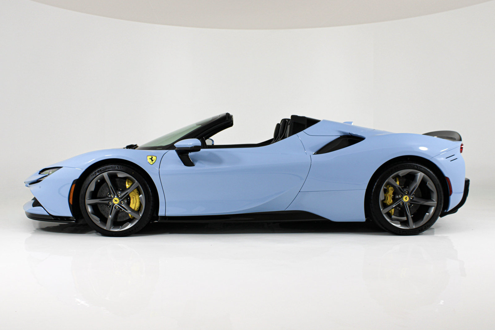 Certified 2024 Ferrari SF90 Spider AWD/4WD image 4