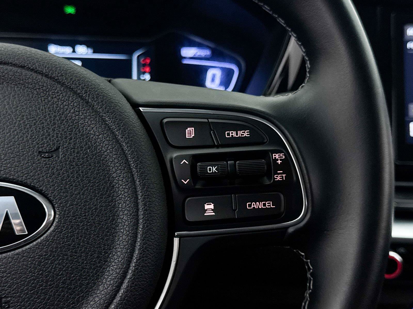 Used 2020 Kia Niro EX FWD image 32