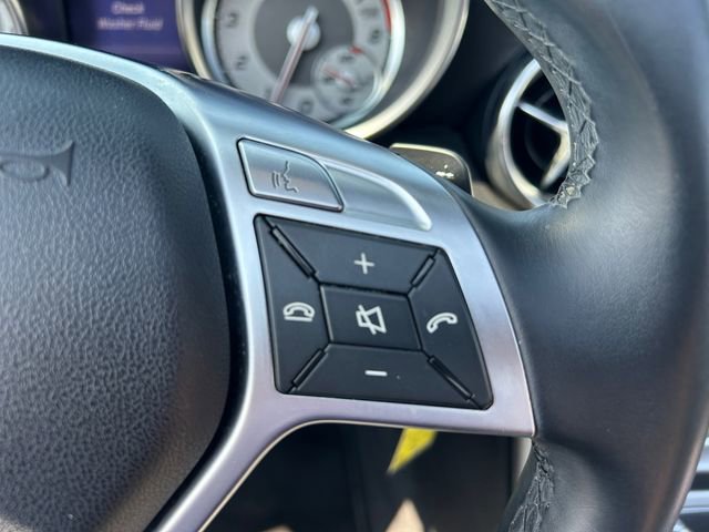 Used 2014 Mercedes-Benz SLK 250 image 23