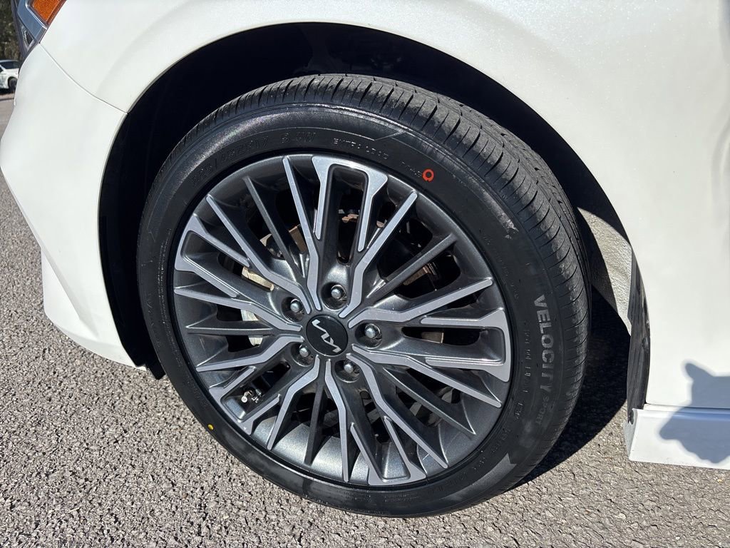 Used 2023 Kia Forte GT-Line w/ GT-Line Technology Package image 8