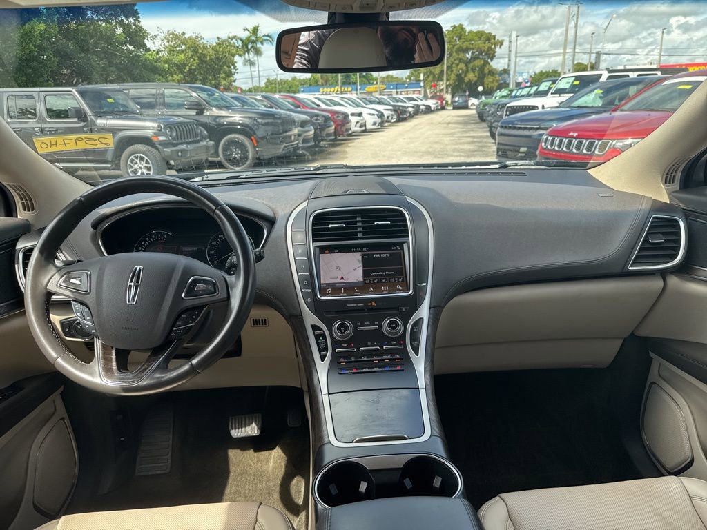 Used 2017 Lincoln MKX Reserve w/ Lincoln MKX Climate Package image 10