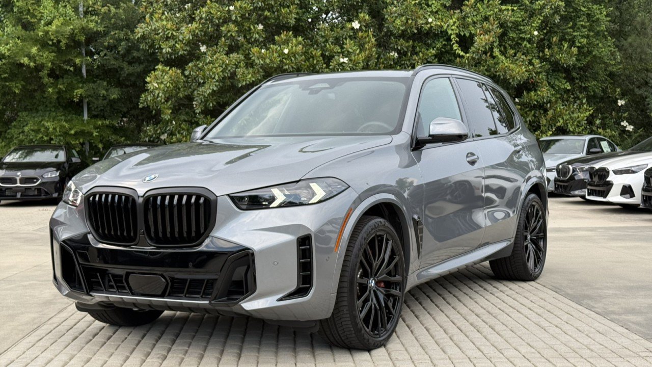 Used 2026 BMW X5 xDrive40i w/ M Sport Package AWD/4WD image 2
