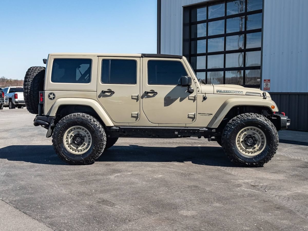 Used 2017 Jeep Wrangler Unlimited Rubicon w/ Cold Weather Group AWD/4WD image 4