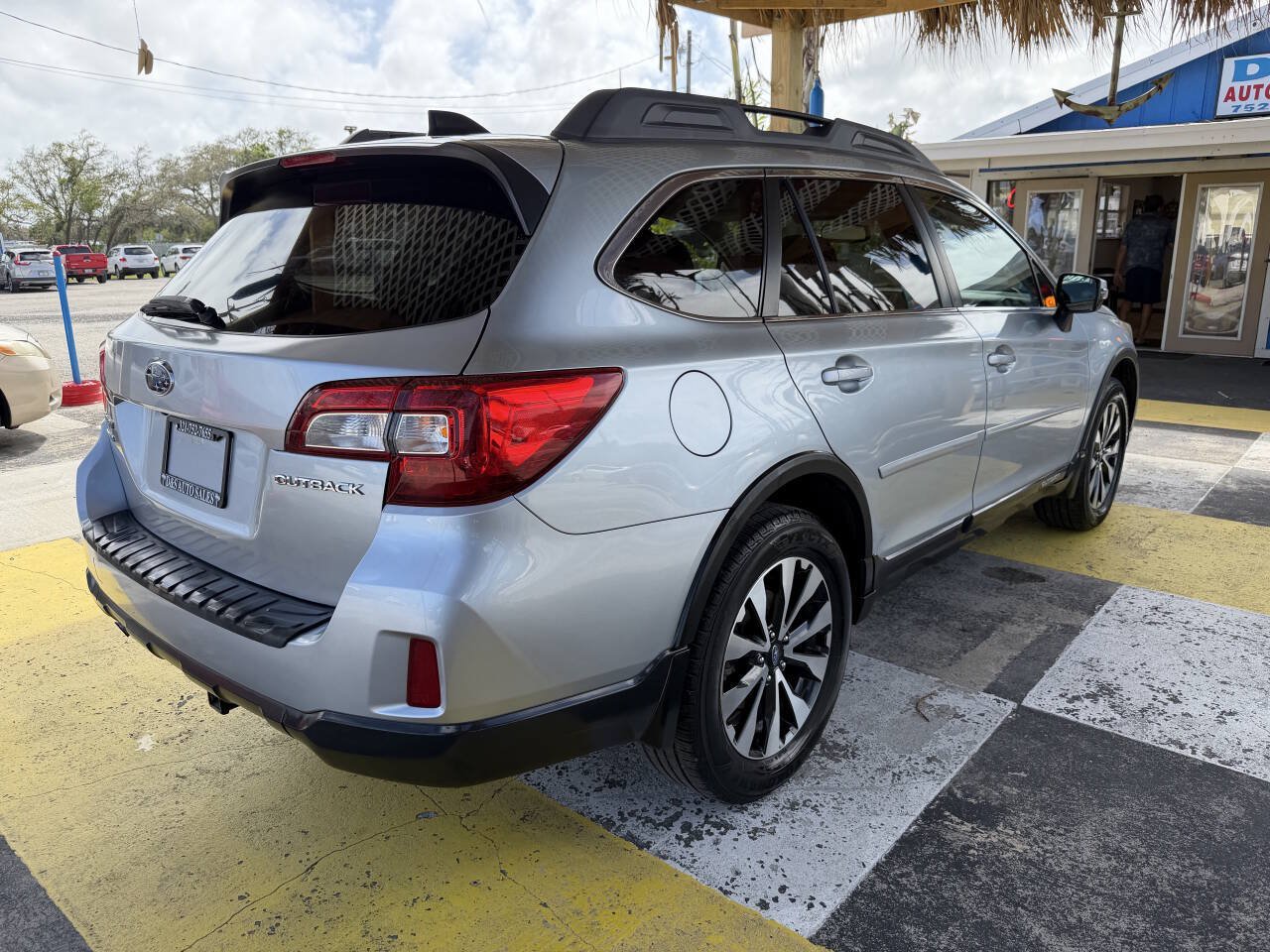 Used 2016 Subaru Outback 2.5i Limited AWD/4WD image 5