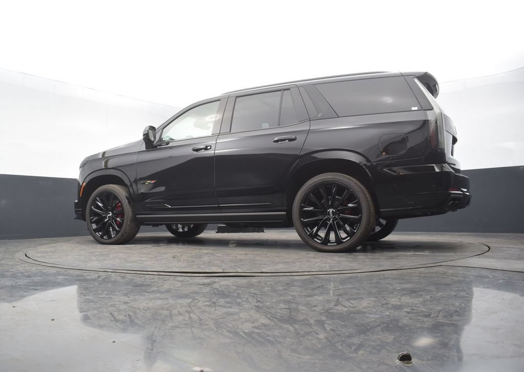 Certified 2025 Cadillac Escalade V w/ LPO, ONYX Package AWD/4WD image 57