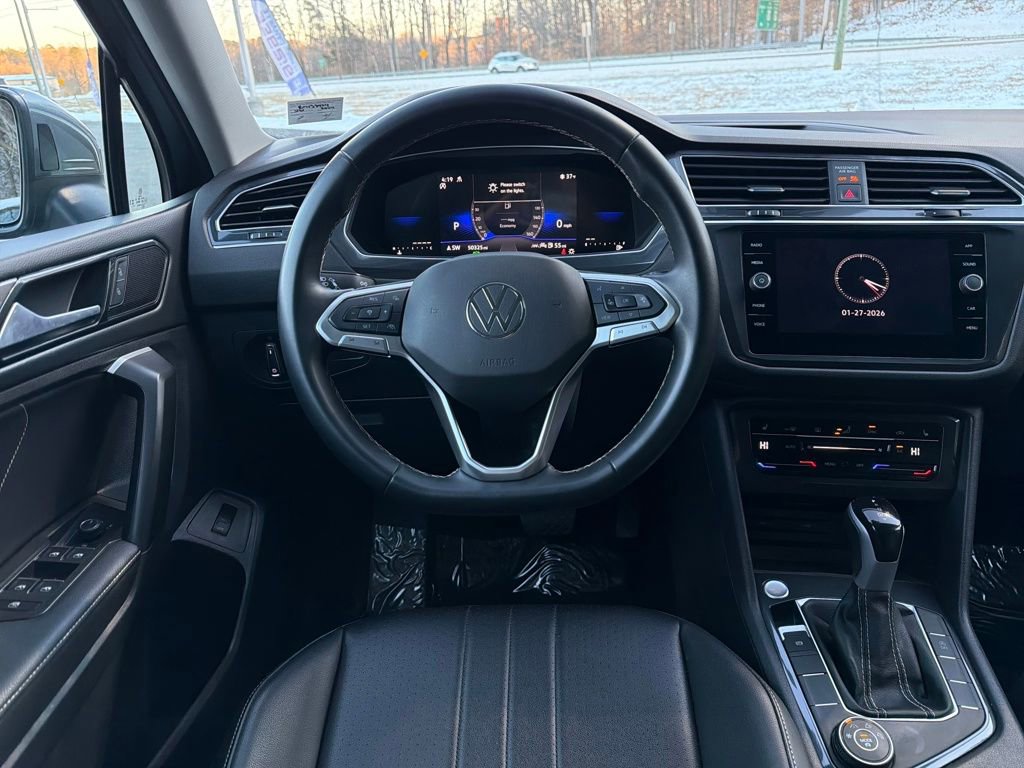 Used 2024 Volkswagen Tiguan SE image 19