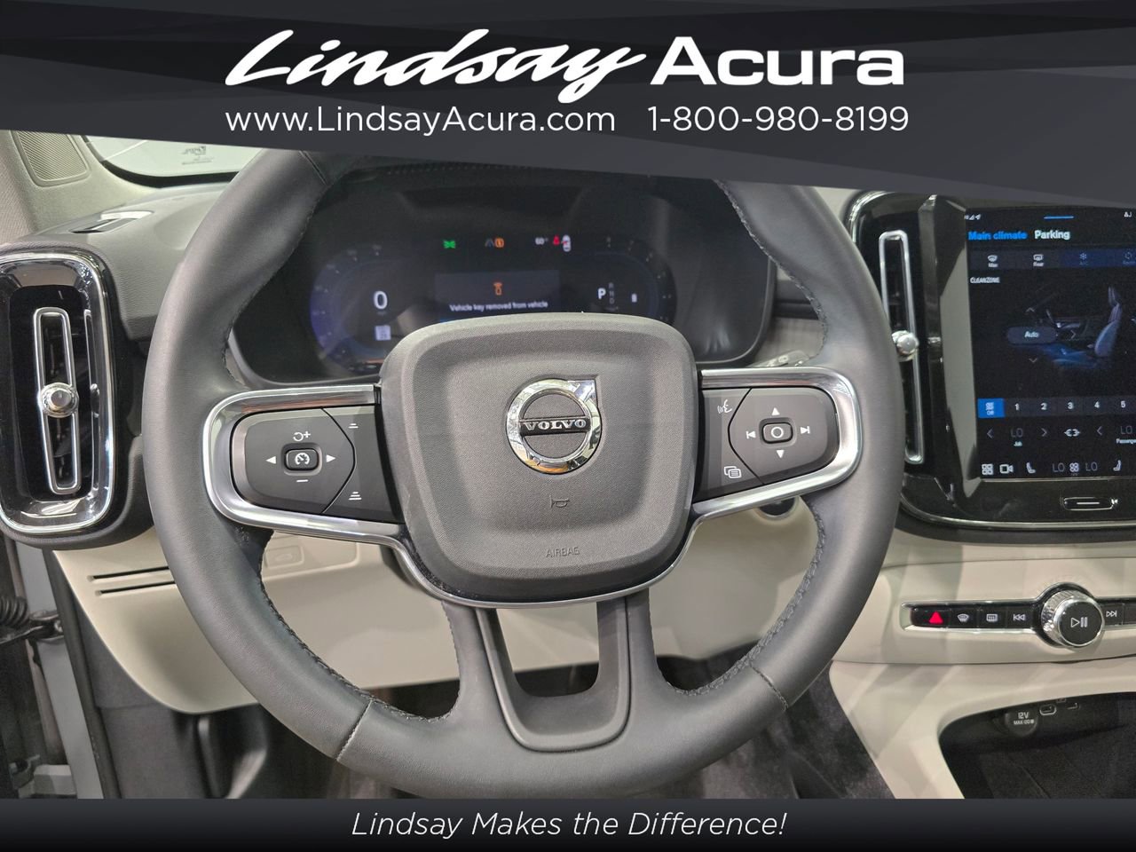 Used 2024 Volvo XC40 B5 Ultimate image 15